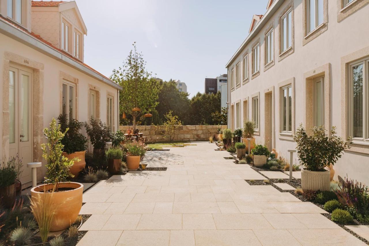 Village Aparthotel By Boa Porto Ngoại thất bức ảnh The courtyard of the German National Academy of Sciences, Leopoldina, Halle/Saale
