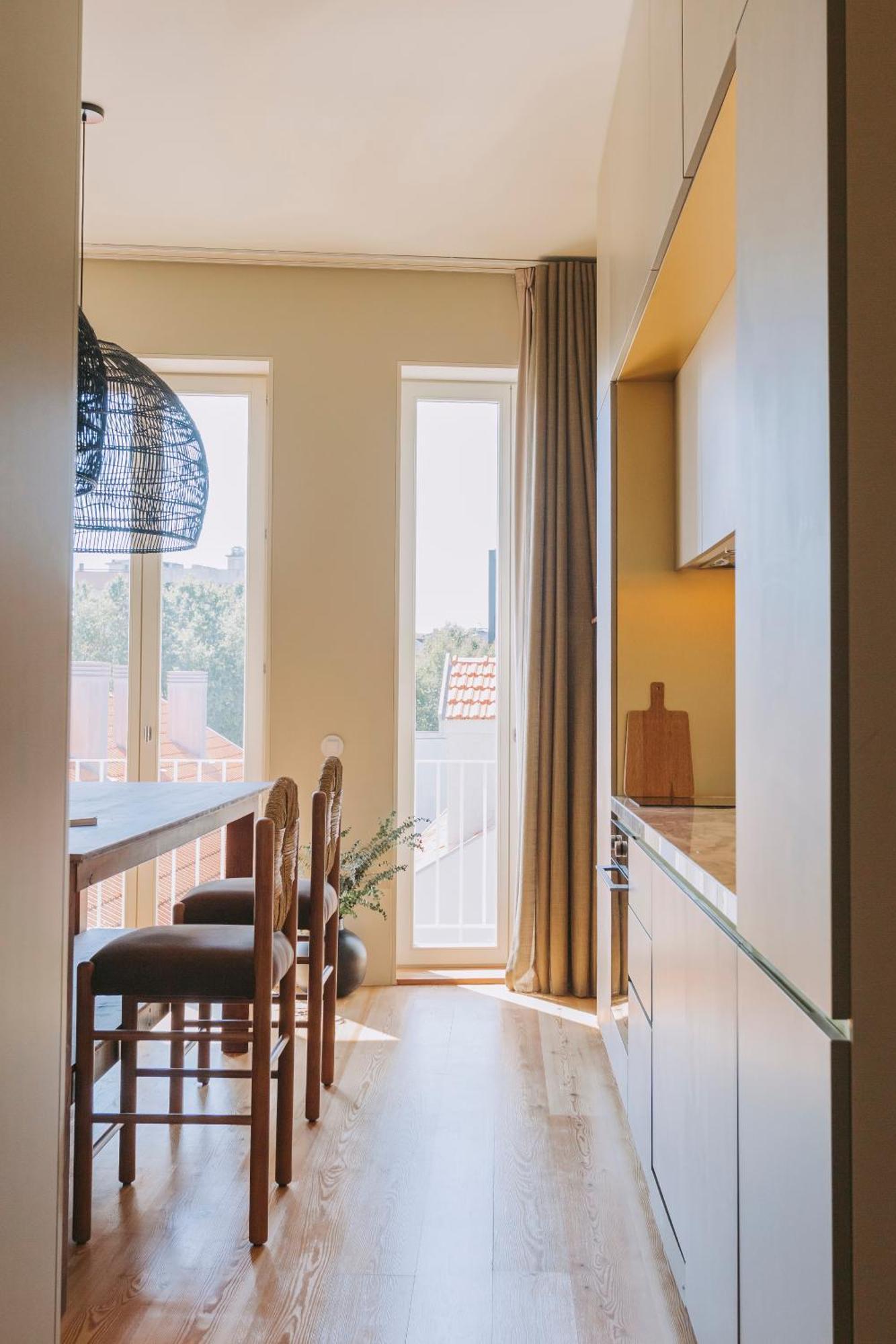Village Aparthotel By Boa Porto Phòng bức ảnh A kitchen with a window