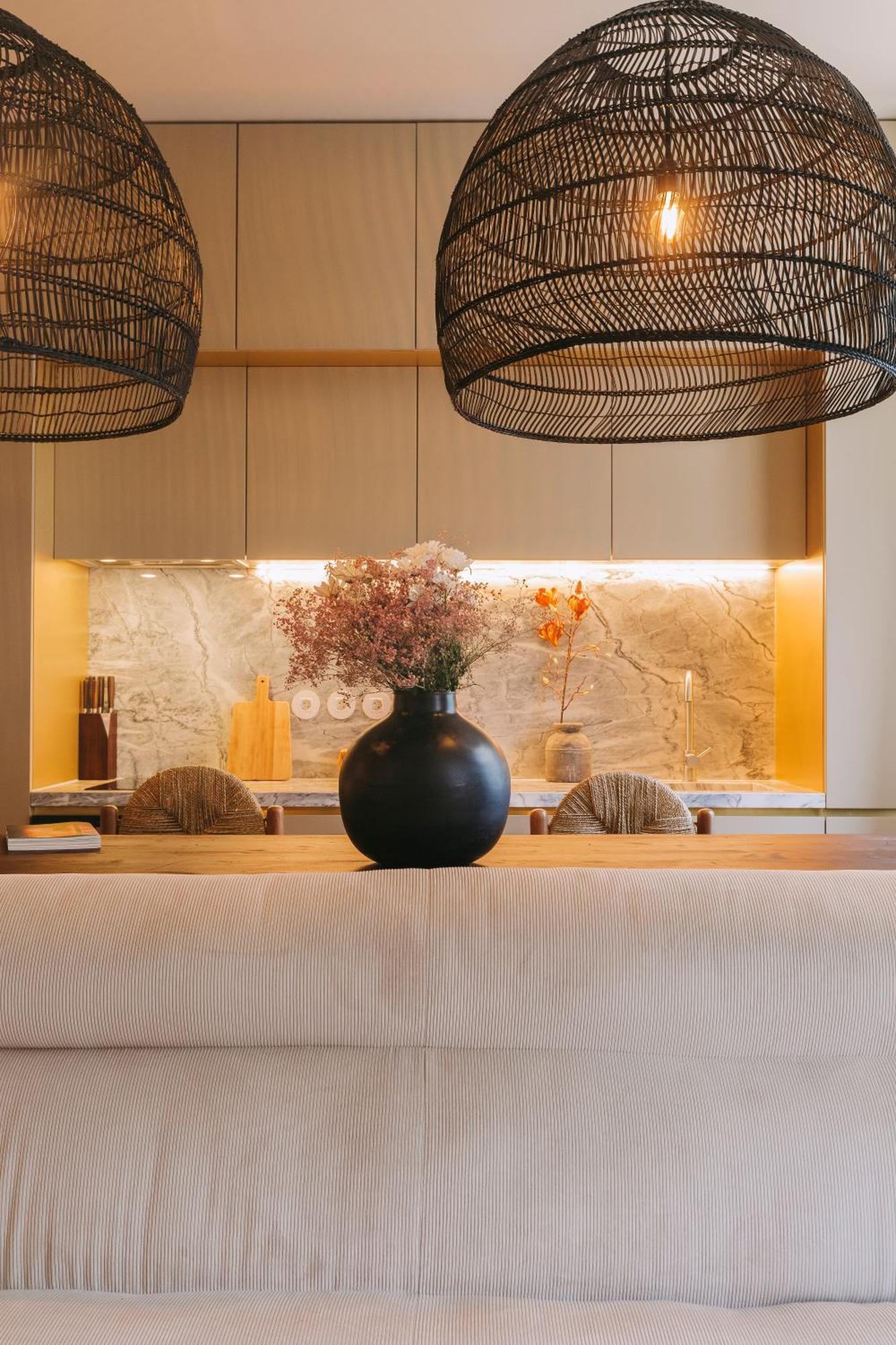 Village Aparthotel By Boa Porto Phòng bức ảnh A kitchen with a marble backsplash